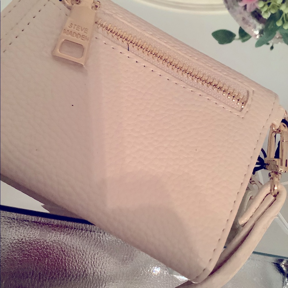 Beautiful Steve Madden leather wallet - Picture 4 of 6